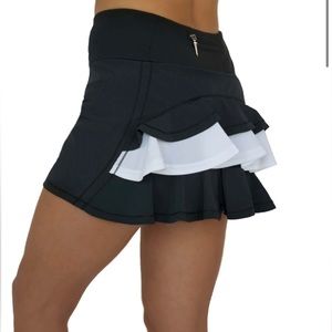 Flir-Tee | Ruffle Butt Golf Skirt | Black with White Middle Ruffle | XS